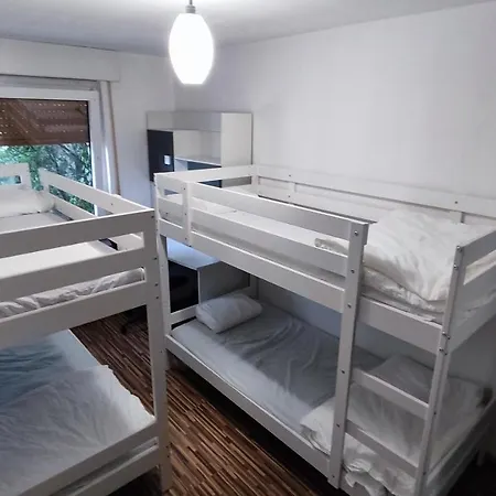 Spacious & Bright In The Center Apartment *