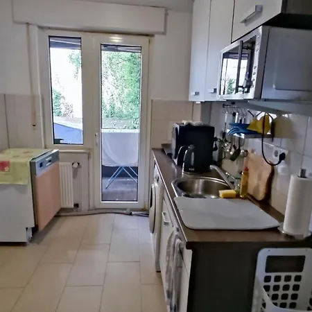 Spacious & Bright In The Center Apartment *